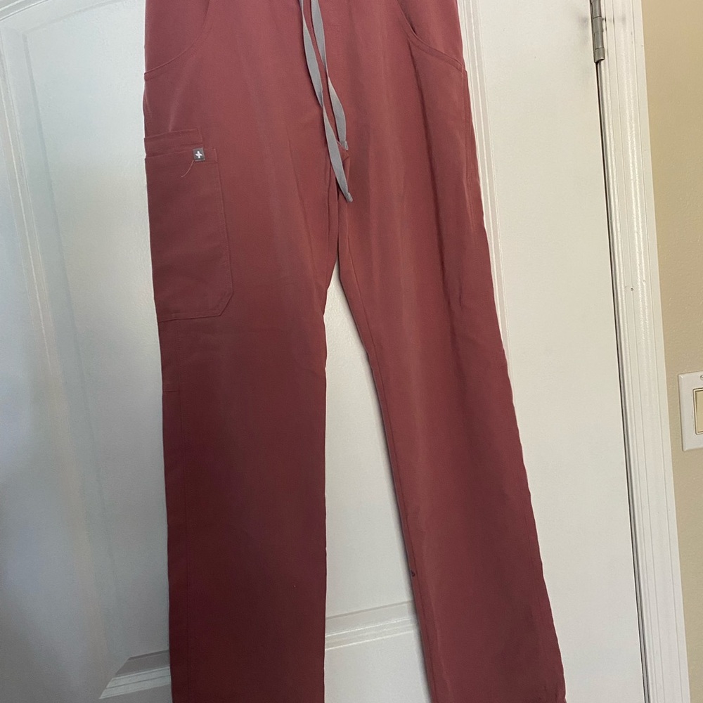Women’s Figs Mauve Pants